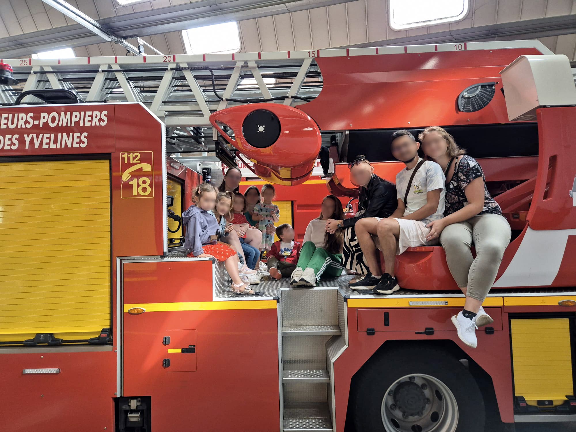 La sortie annuelle de la crèche à la caserne des pompiers de Rambouillet.